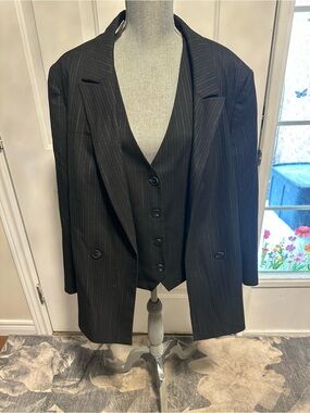Reitmans Black Pinstripe Blazer with Matching vest